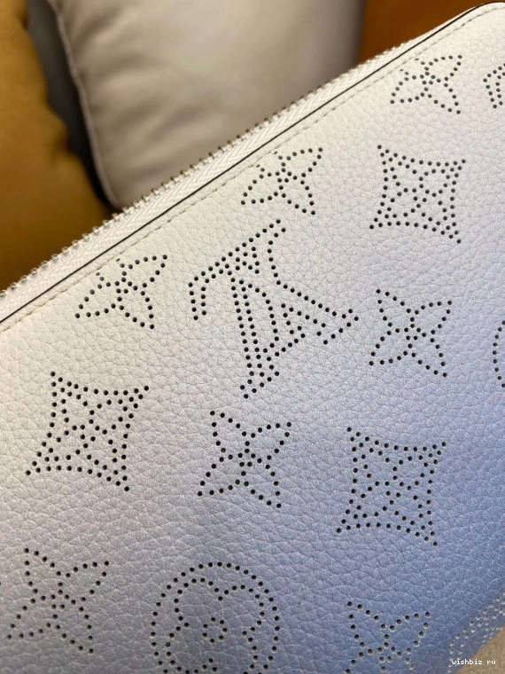 WIS ZIPPY LOUIS VUITTON WALLET 1103